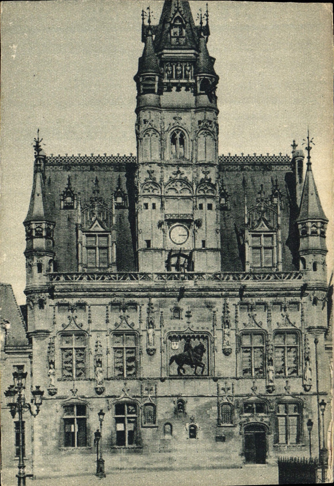 CPA Compiegne Oise Hotel de Ville 