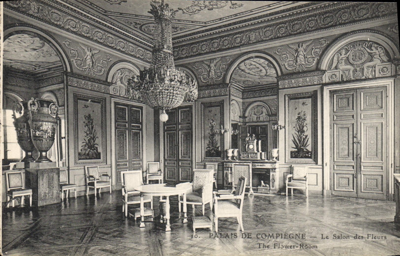 CPA Palais de Compiegne Le Salon des Fleurs 