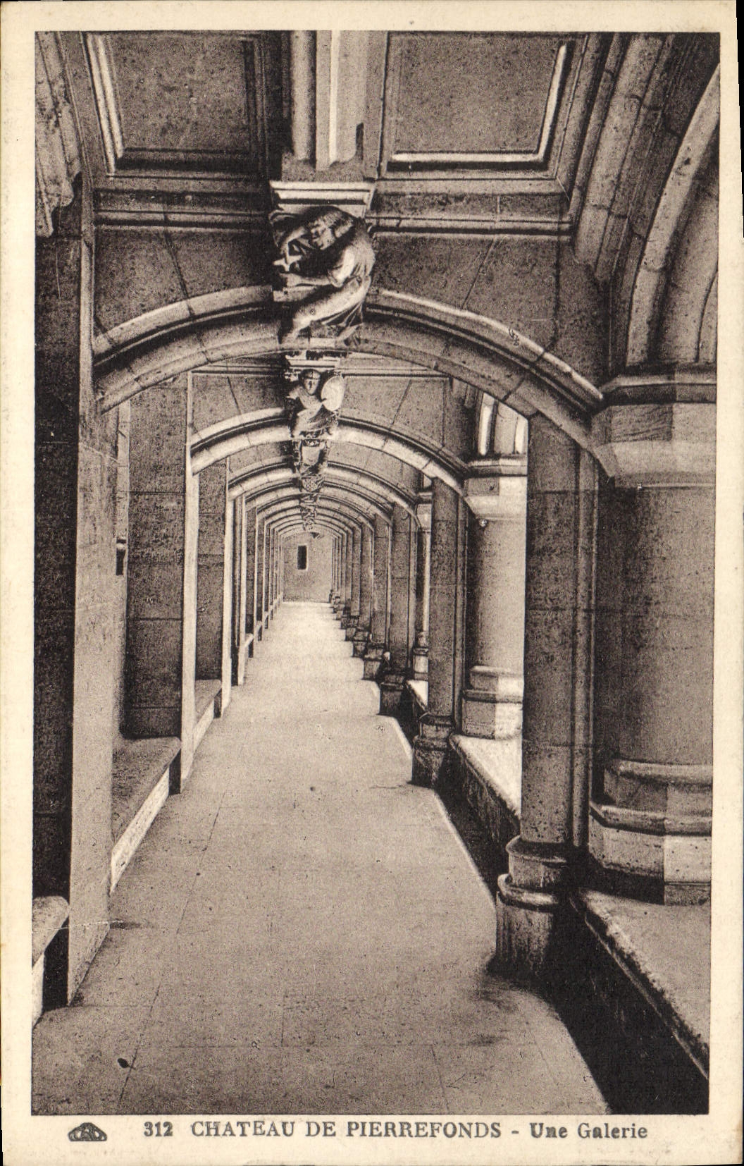 CPA Chateau de Pierrefonds Une Galerie 