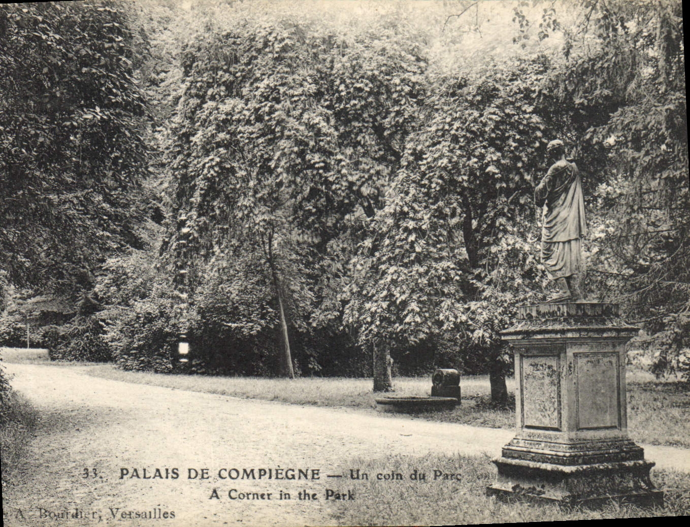 CPA Palais de Compiegne Un coin du Parc