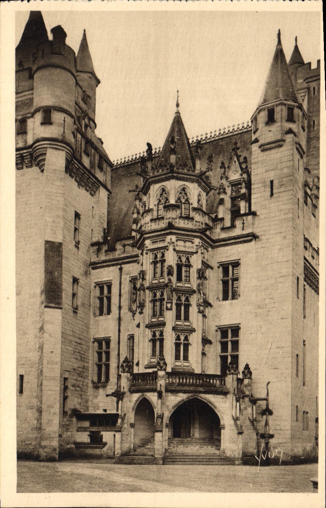 CPA Chateau de Pierrefonds Oise L'Escalier d'Honneur