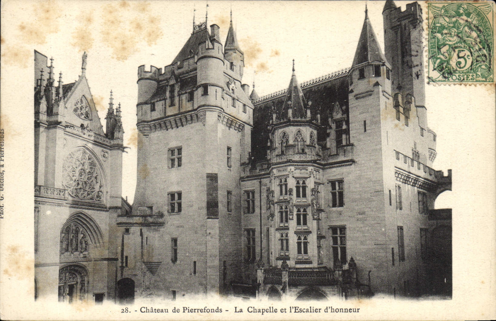 CPA Chateau de Pierrefonds La Chapelle et l'Escalier d'honneur 
