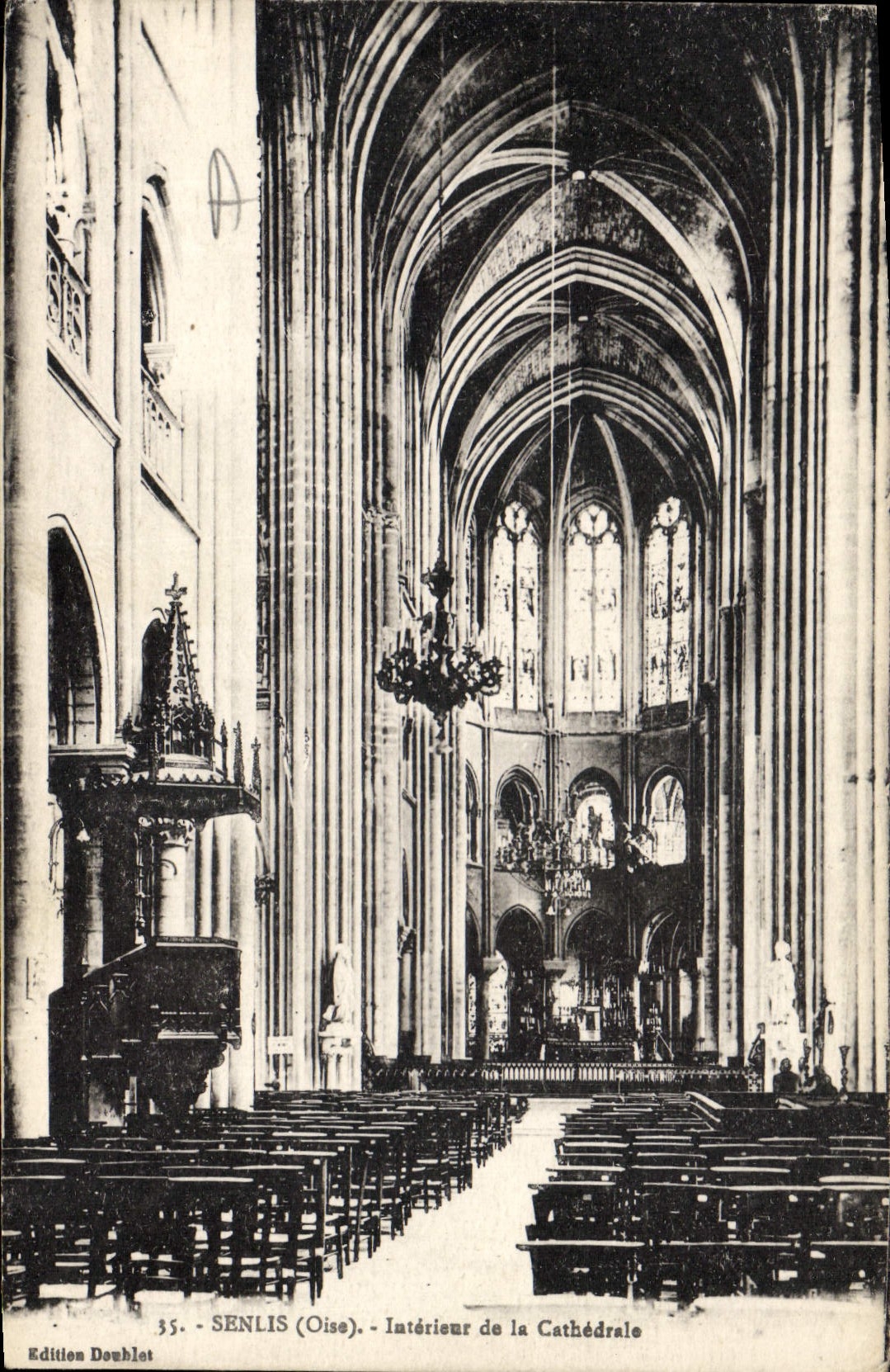 CPA Senlis Oise Interieur de la Chapelle 