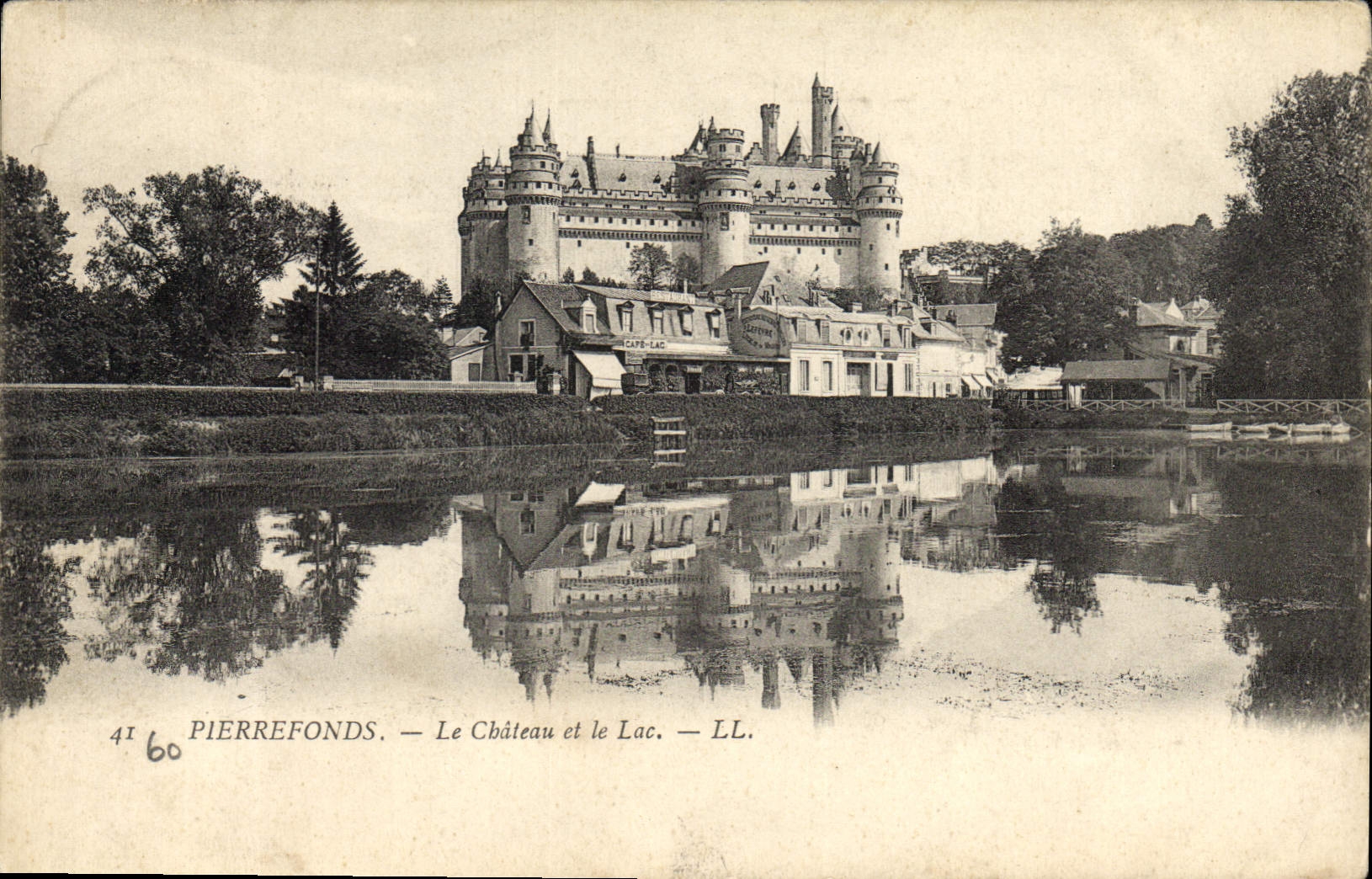 CPA Pierrefonds Le Chateau et le Lac 