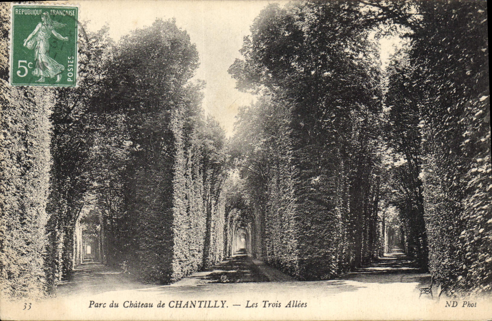 CPA Parc du Chateau de Chantilly Les Trois Allees 