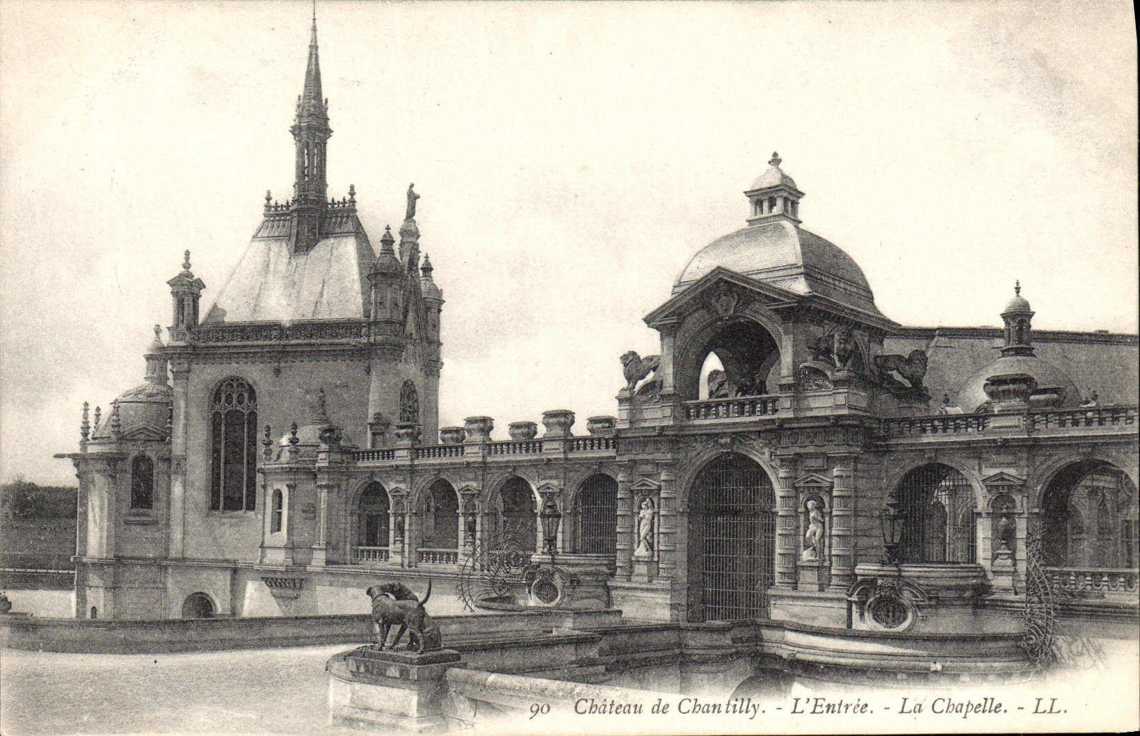 CPA Chateau de Chantilly L'Entree La Chapelle 