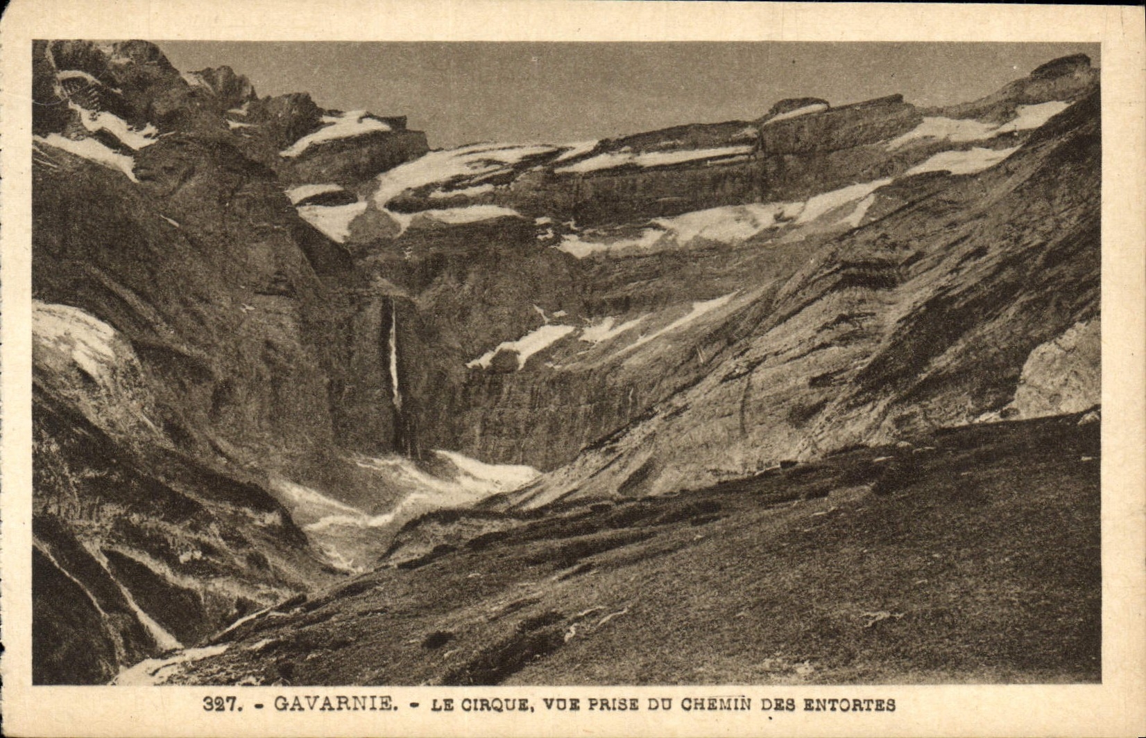 CPA Gavarnie Le Cirque Vue prise du Chemin des Entortes 
