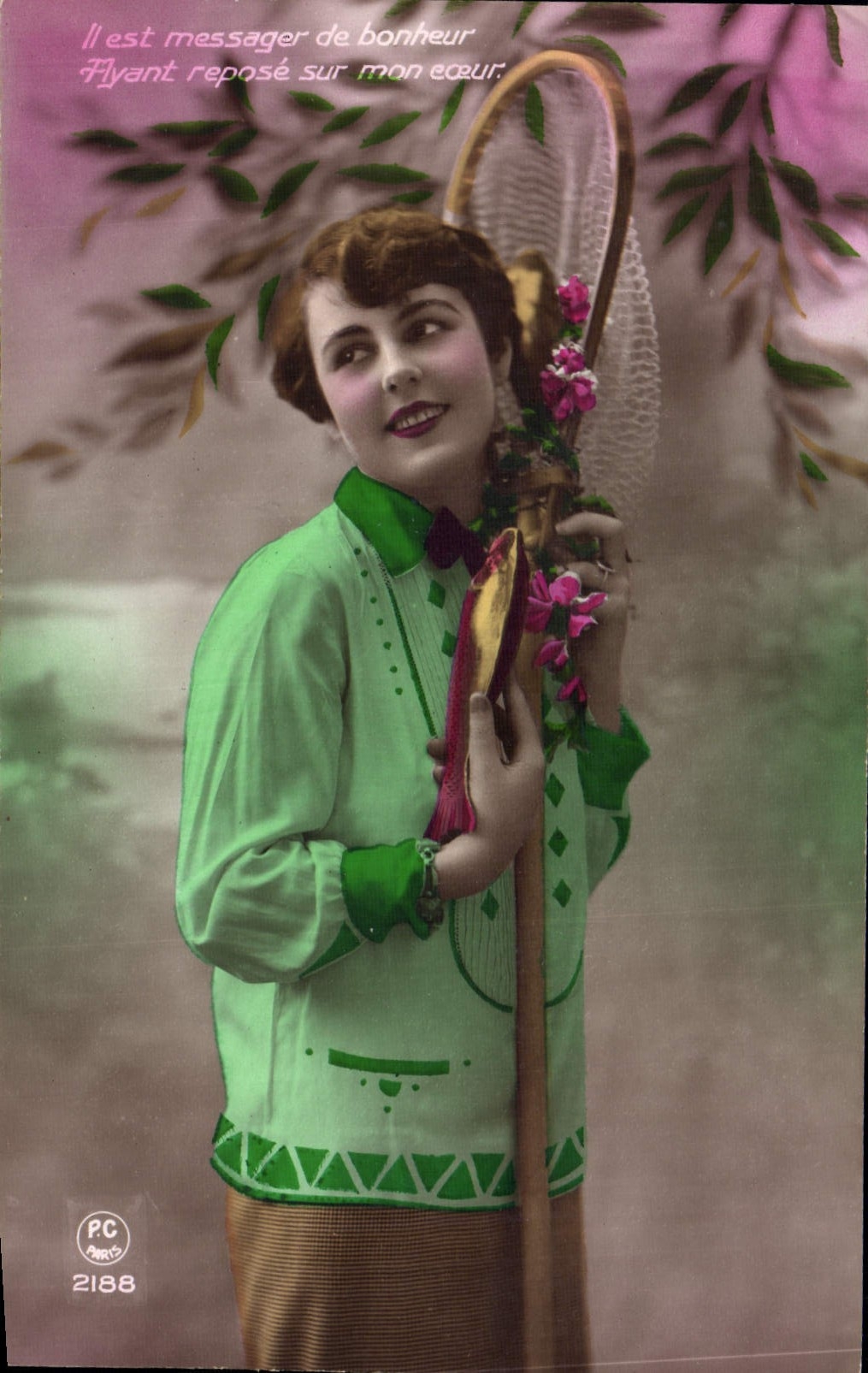 CPA Il est messager de bonheur Ayant repose sur mon coeur Femme