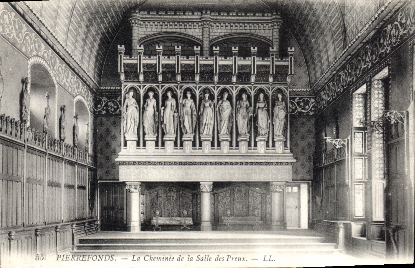 CPA Pierrefonds la Cheminee de la Salle des Preux