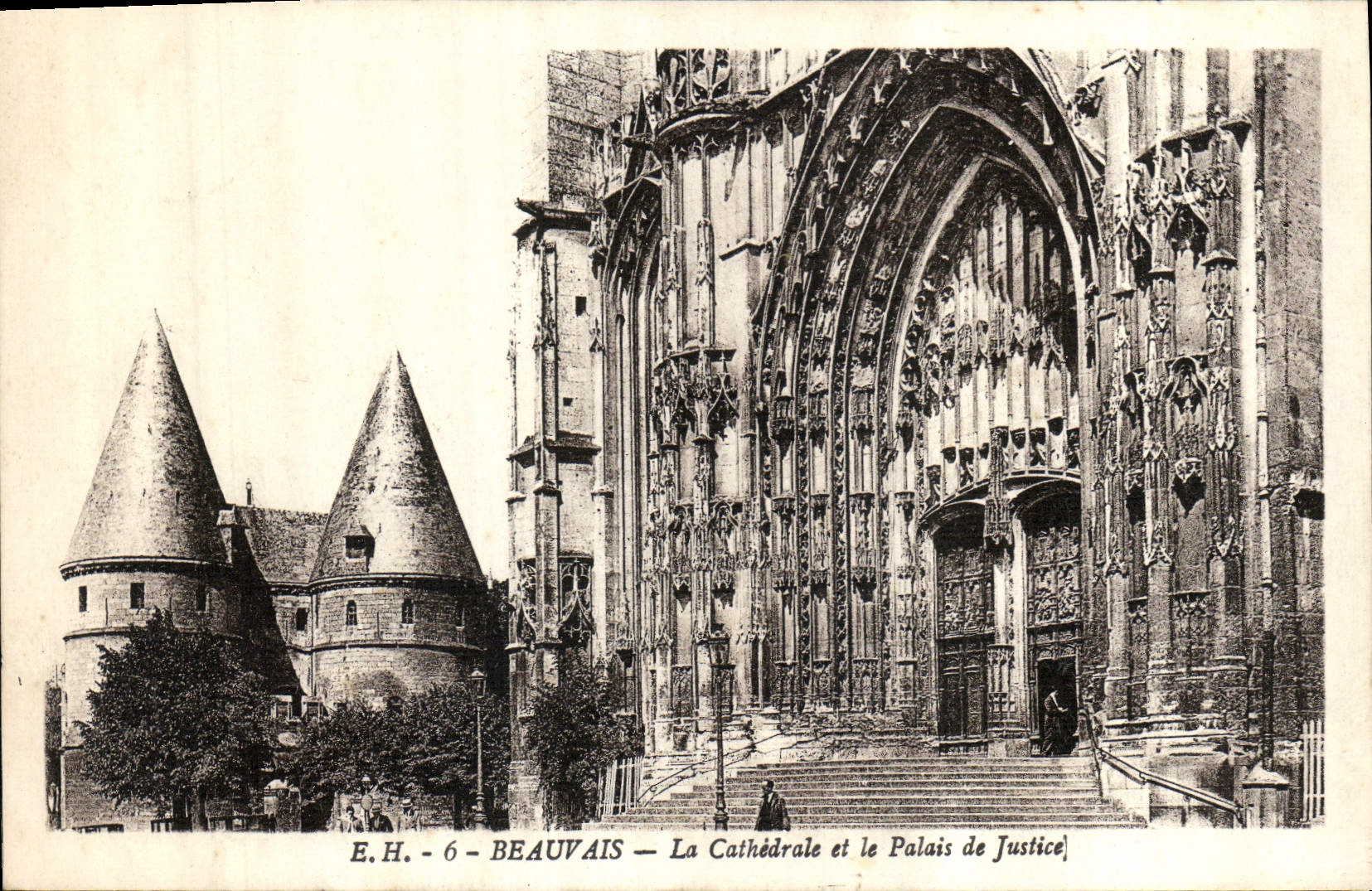 CPA Beauvais la Cathedrale et le Palais de Justice