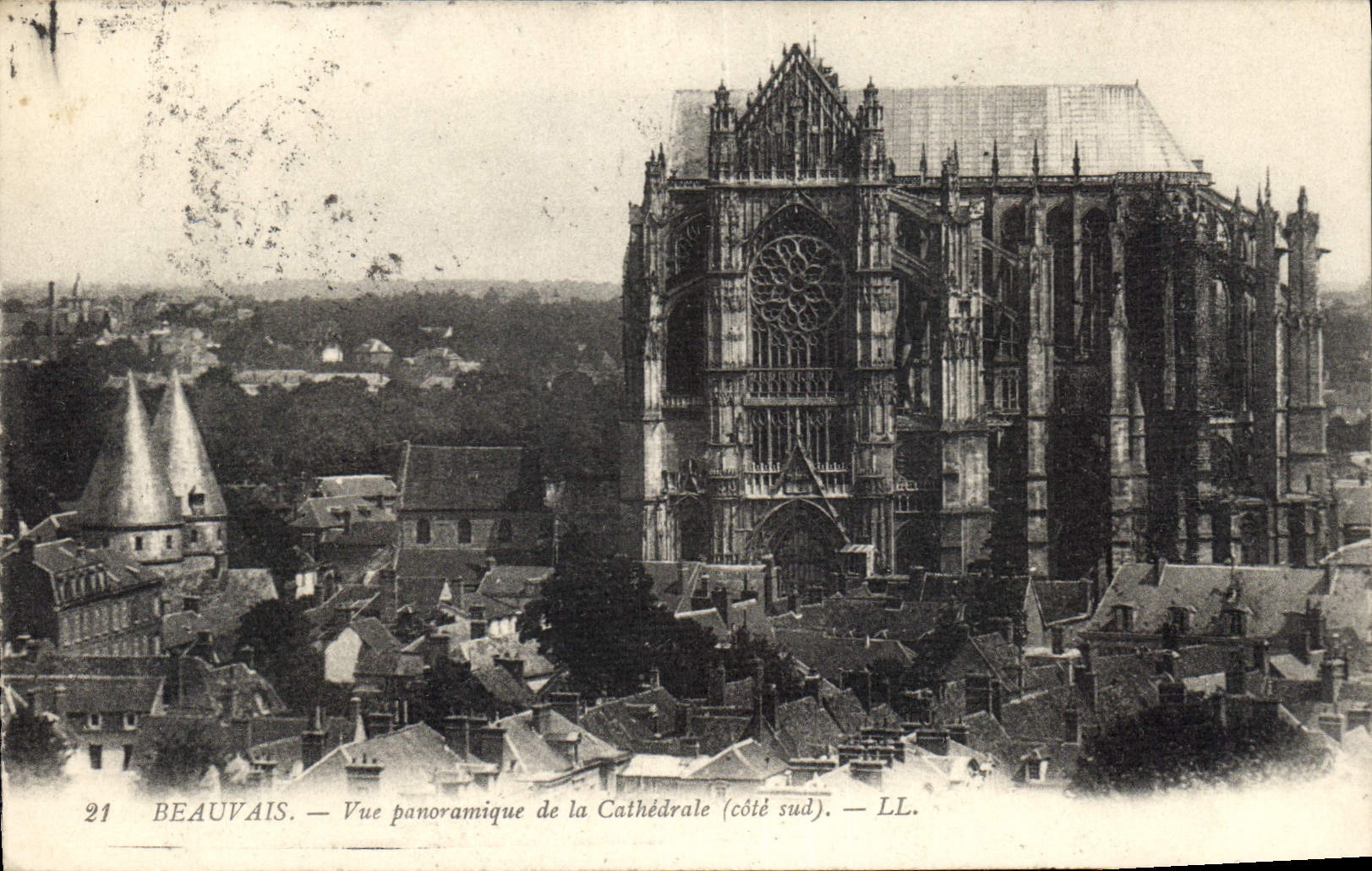 CPA Beauvais vue panoramique de la Cathedrale Cote Sud 