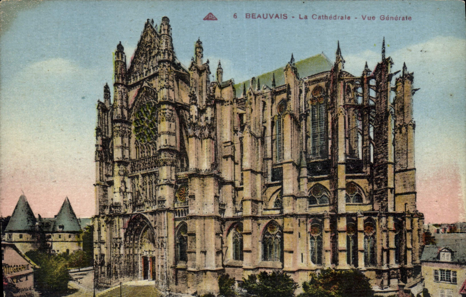 CPA Beauvais la Cathedrale vue generale 
