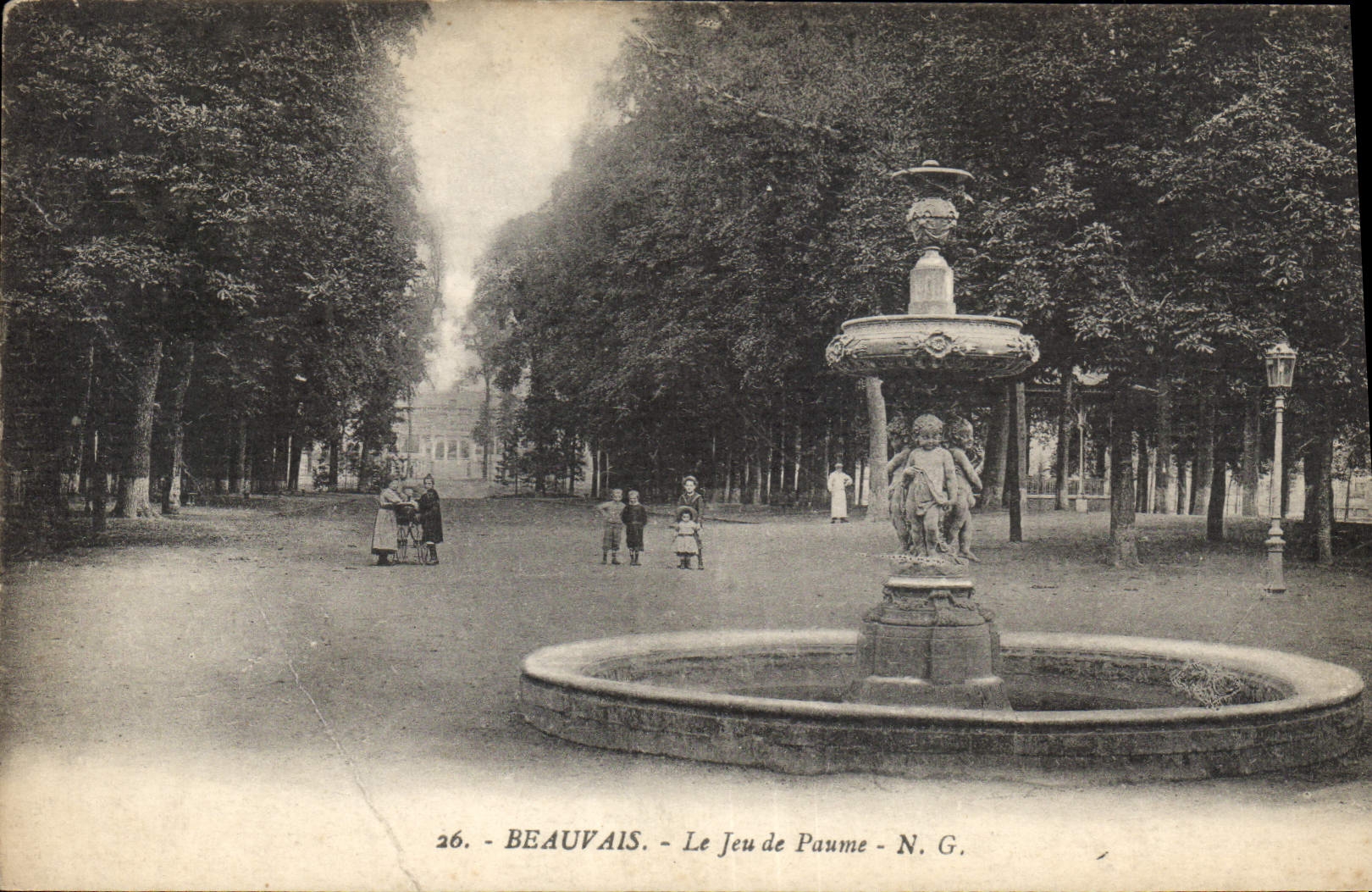 CPA Beauvais le Jeu de Paume 