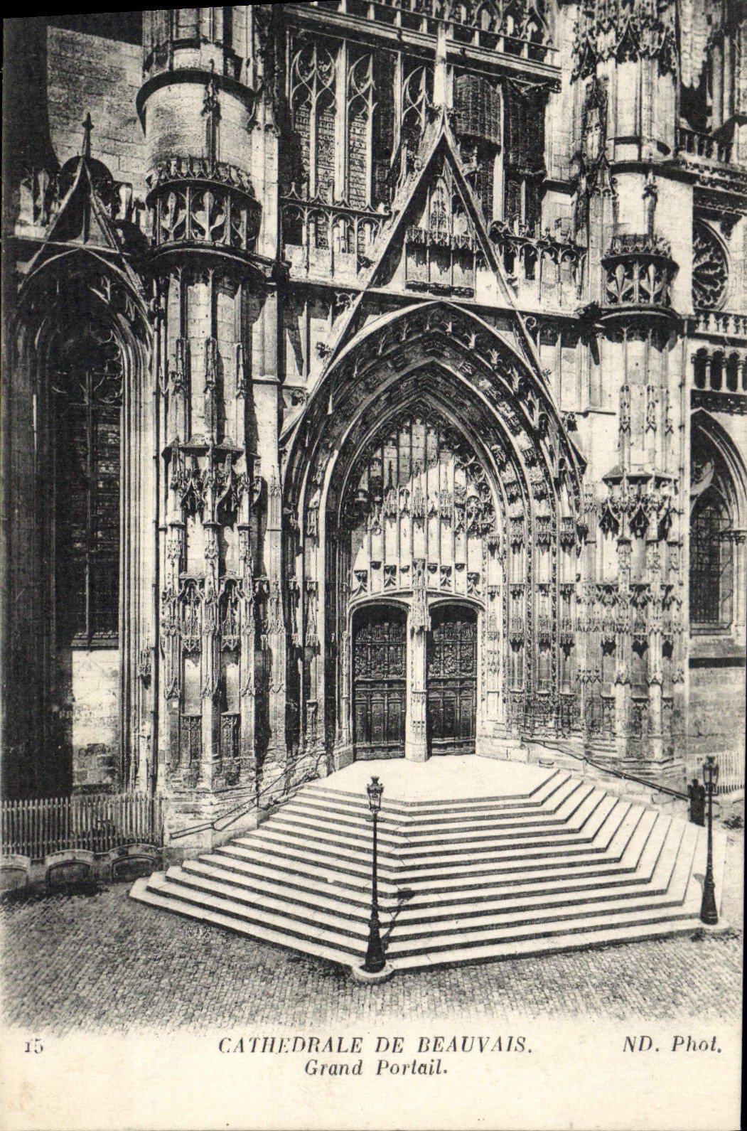CPA Cathedrale de Beauvais Grand Portail 