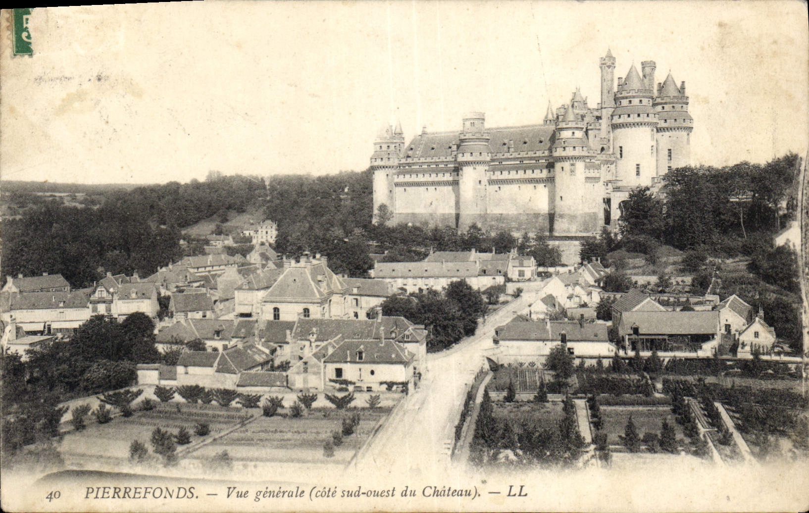 CPA Pierrefonds vue generale Cote Sud Ouest du Chateau 
