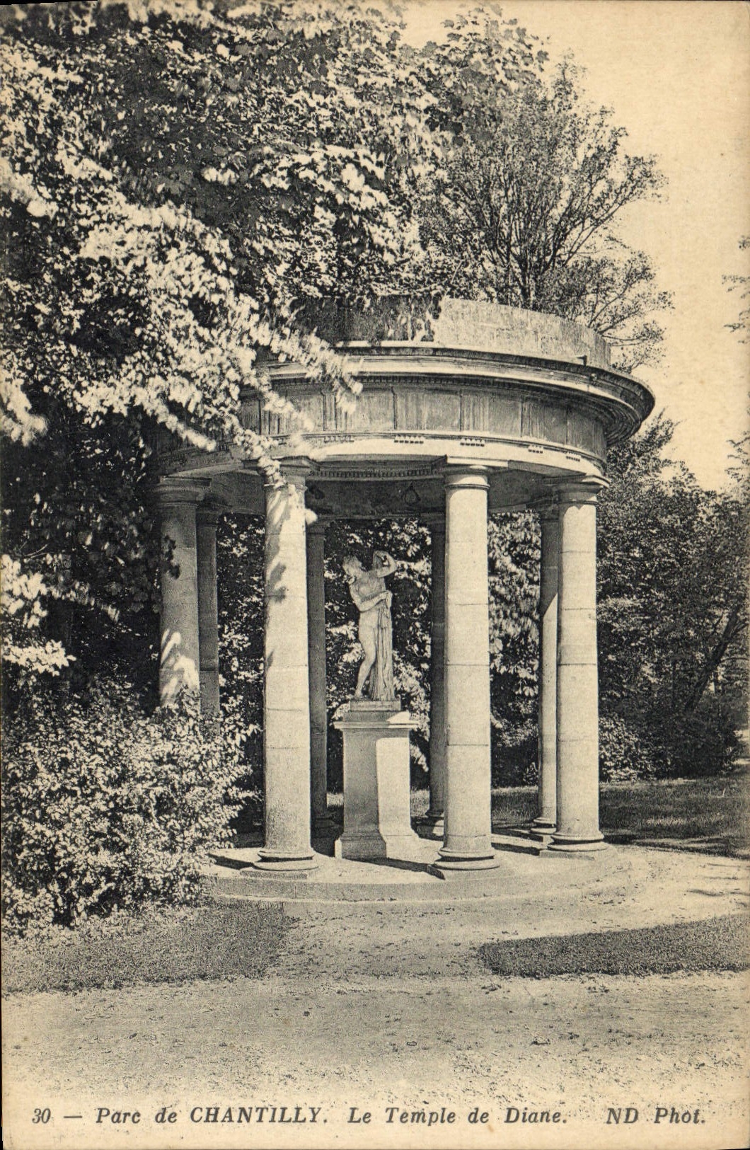 CPA Parc de Chantilly le Temple de Diane 