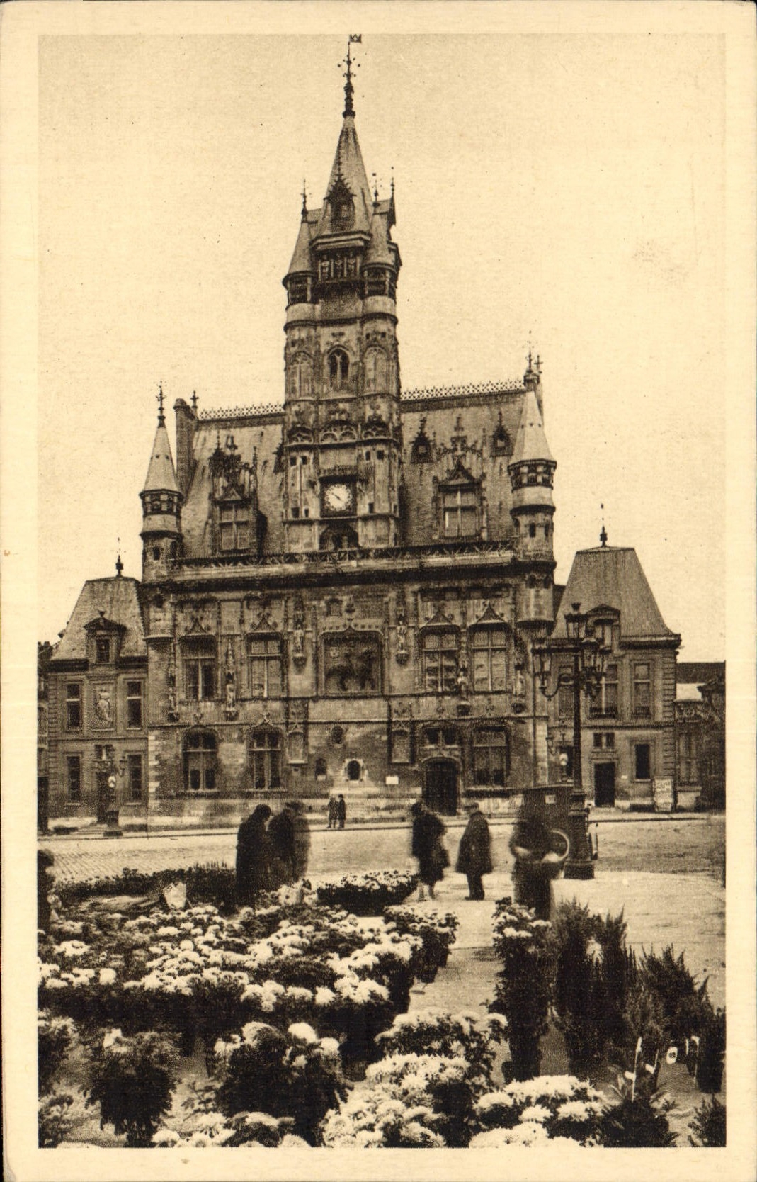 CPA Compiegne Oise l'Hotel de Ville 