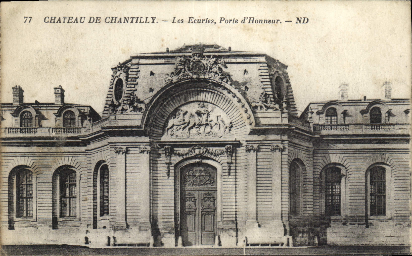 CPA Chateau de Chantilly les Ecuries Porte d'Honneur