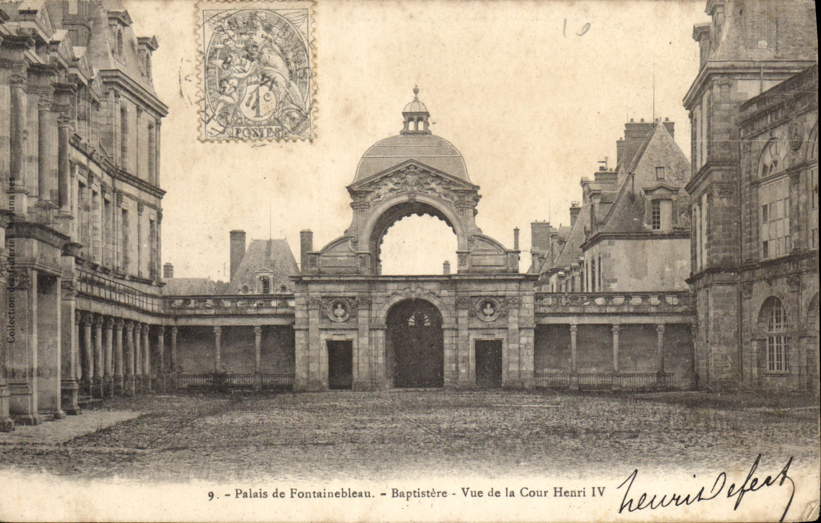CPA Palais de Fontainebleau Baptistere vue de la Cour Henri IV 