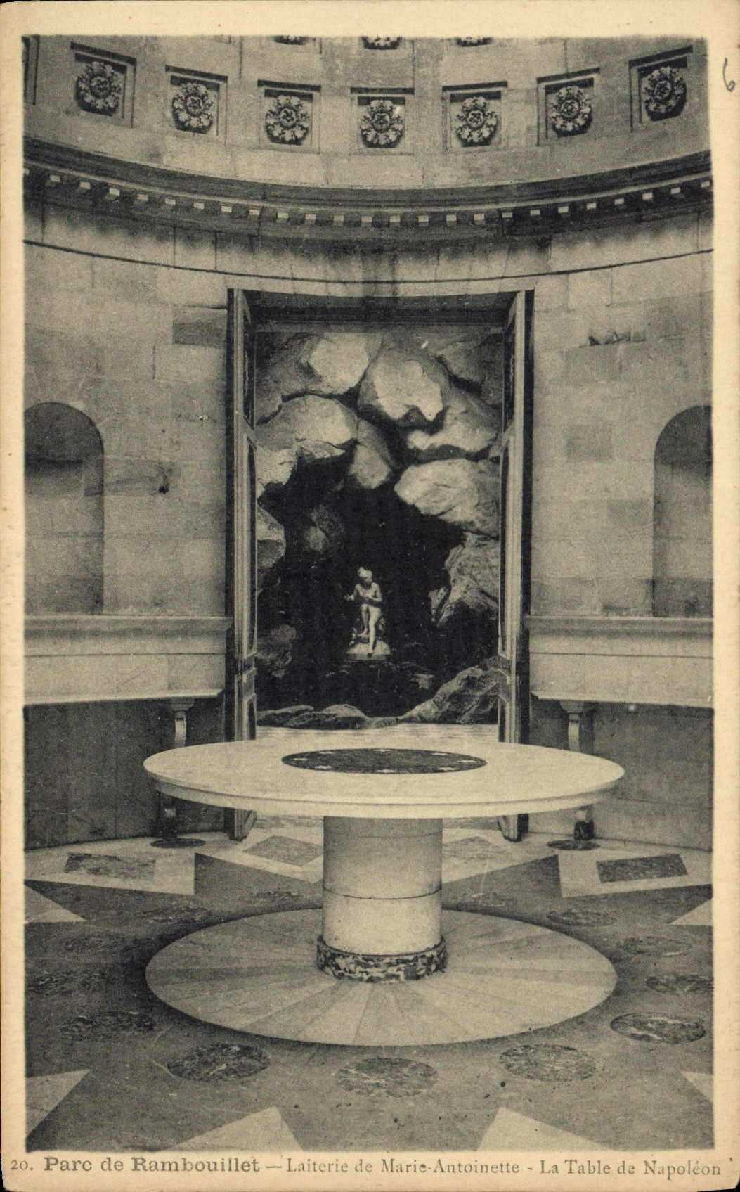 CPA Parc de Rambouillet Laiterie de Marie Antoinette la Table de Napoleon