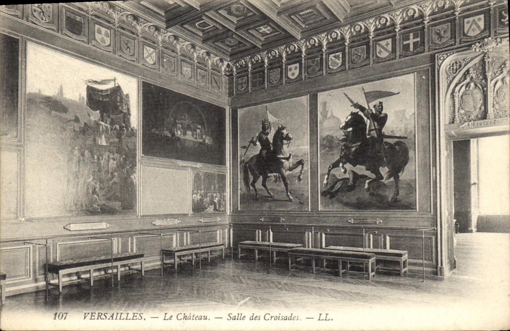 CPA Versailles le Chateau Salle des Croisades 