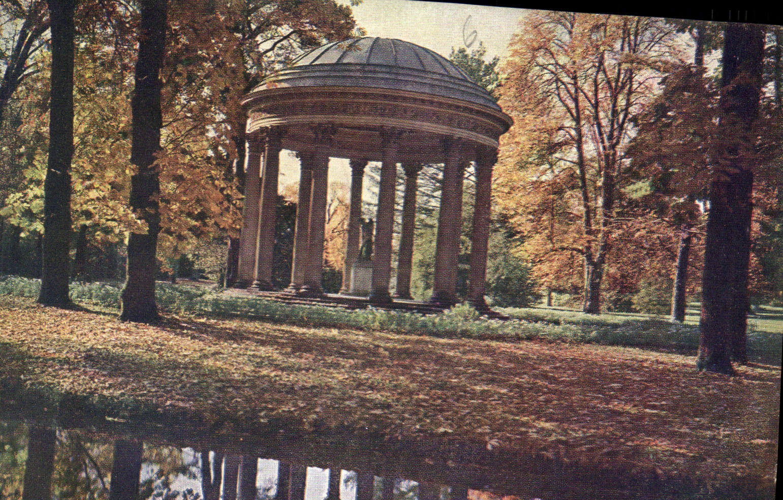 CPA Versailles Temple de l'Amour 