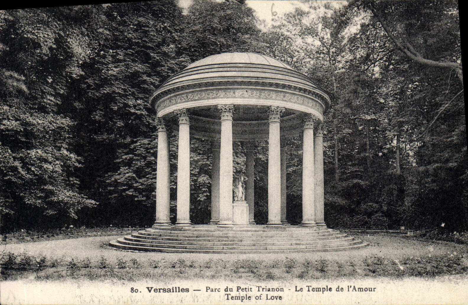 CPA Versailles Parc du Petit Trianon le Temple de l'Amour 