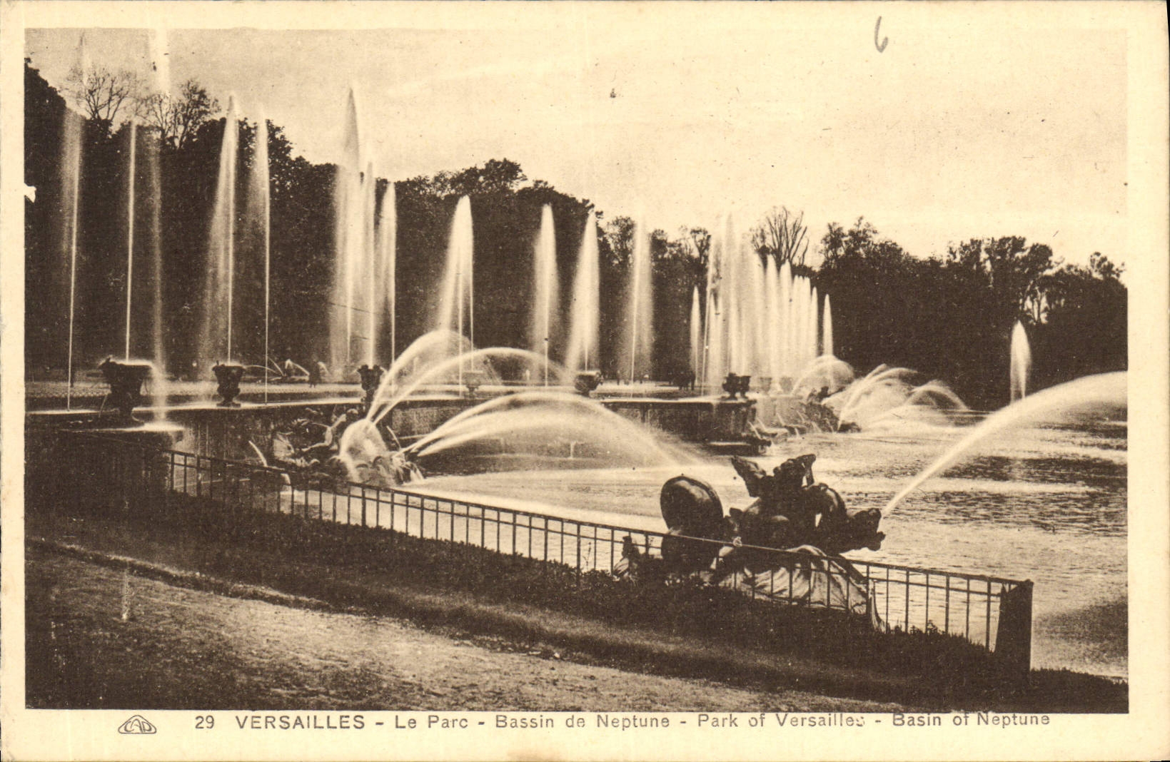 CPA Versailles le Parc Bassin de Neptune 