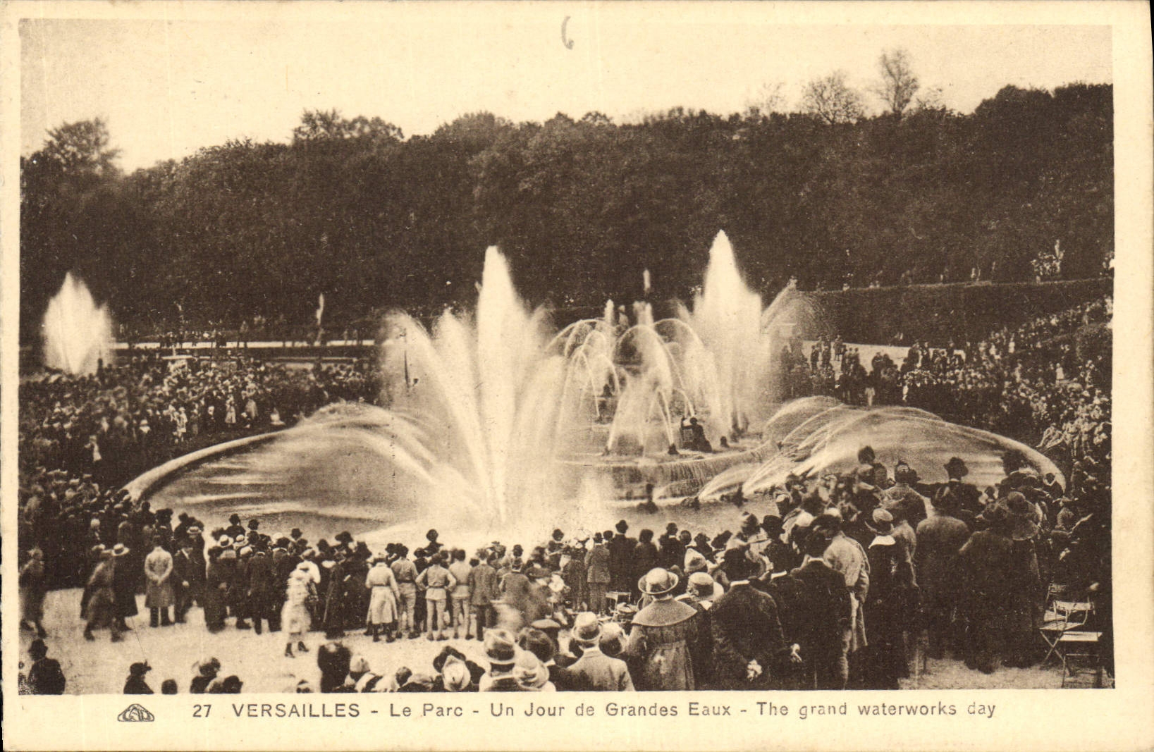 CPA Versailles le Parc un Jour de Grande Eaux 