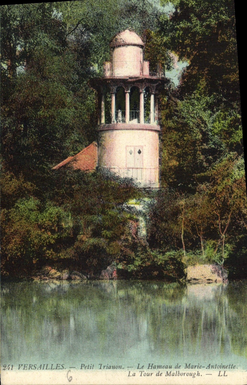 CPA Versailles Petit Trianon le Hameau de Marie Antoinette la Tour de Malborough 