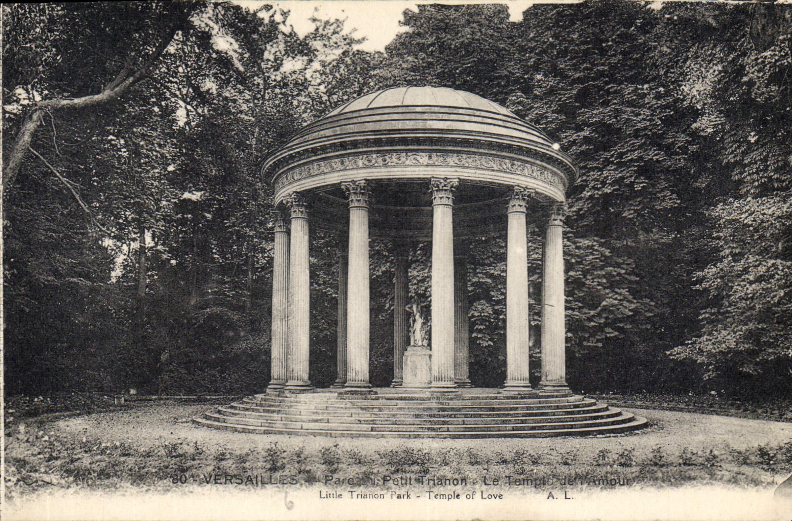 CPA Versailles Parc du Petit Trianon le Temple de l'Amour 