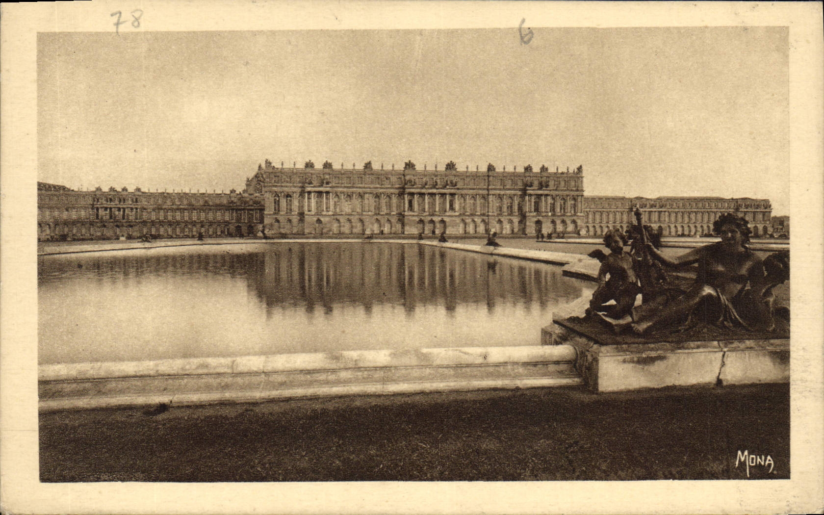 CPA les Petit Tableaux de Versailles le Chateau facade sur le Parc et les Parterres d'Eaux 