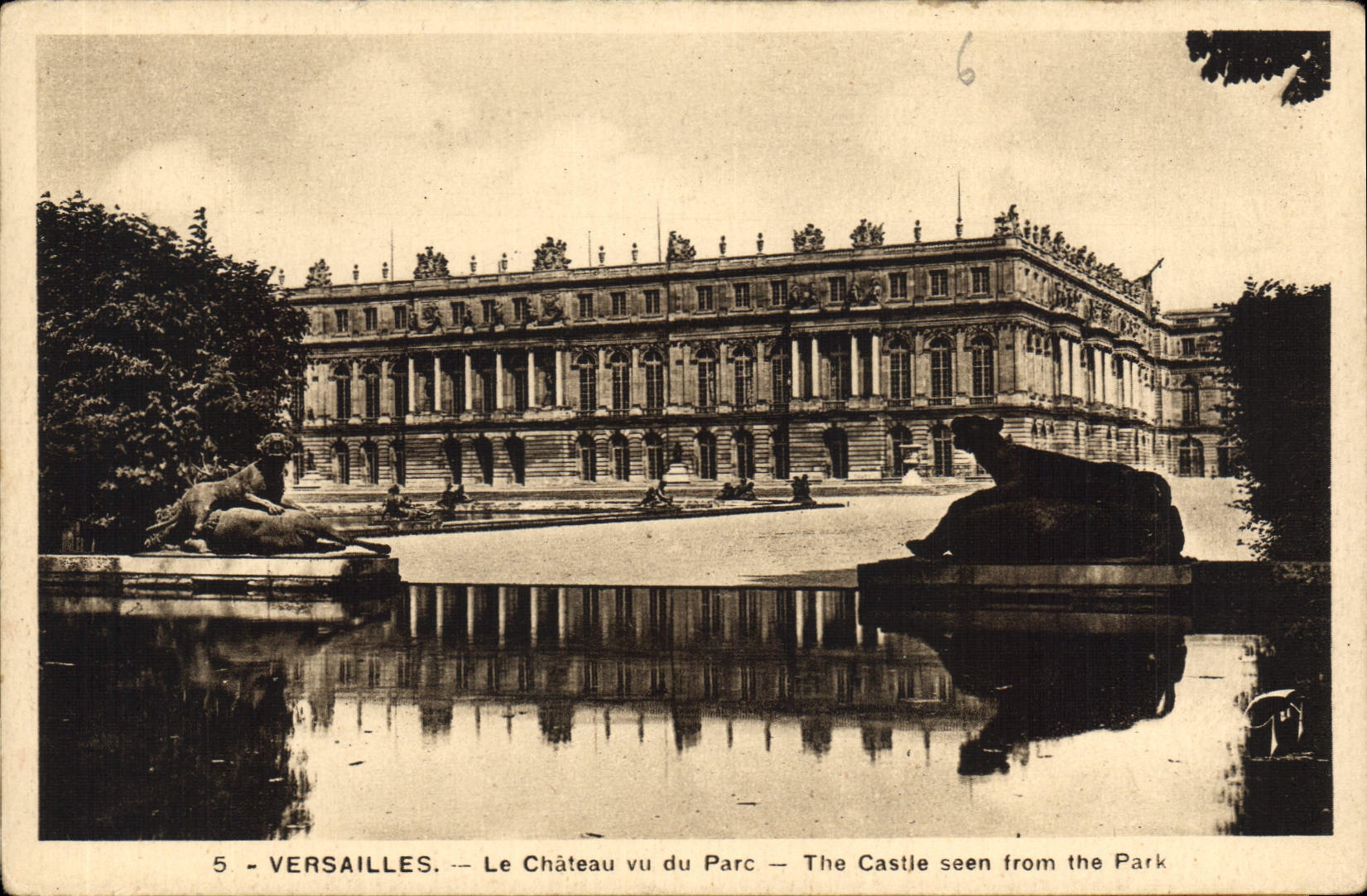 CPA Versailles le Chateau vu du Parc 