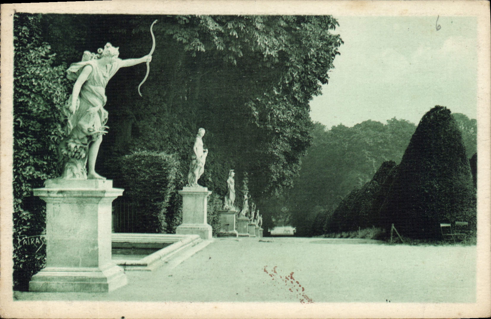 CPA les Jolis Coins de France Parc de Versailles L'Allee des Fontaines