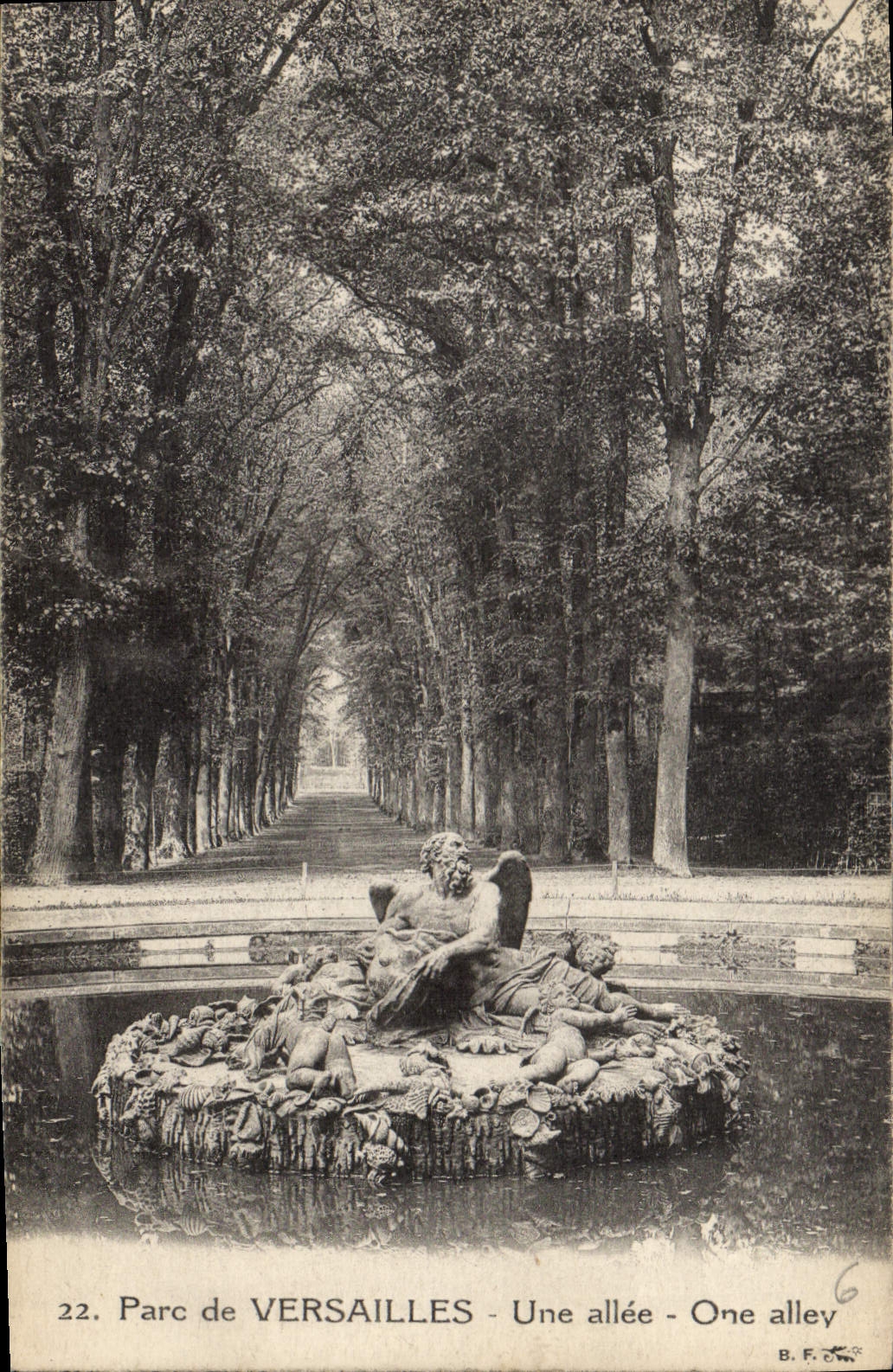 CPA Parc de Versailles Une Alee 