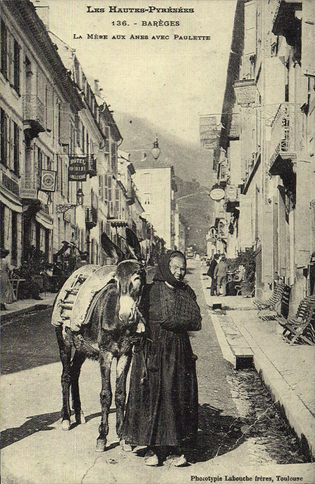REPRO Folklore Les Hautes Pyrenees Bareges la Mere aux anes avec Paulette 
