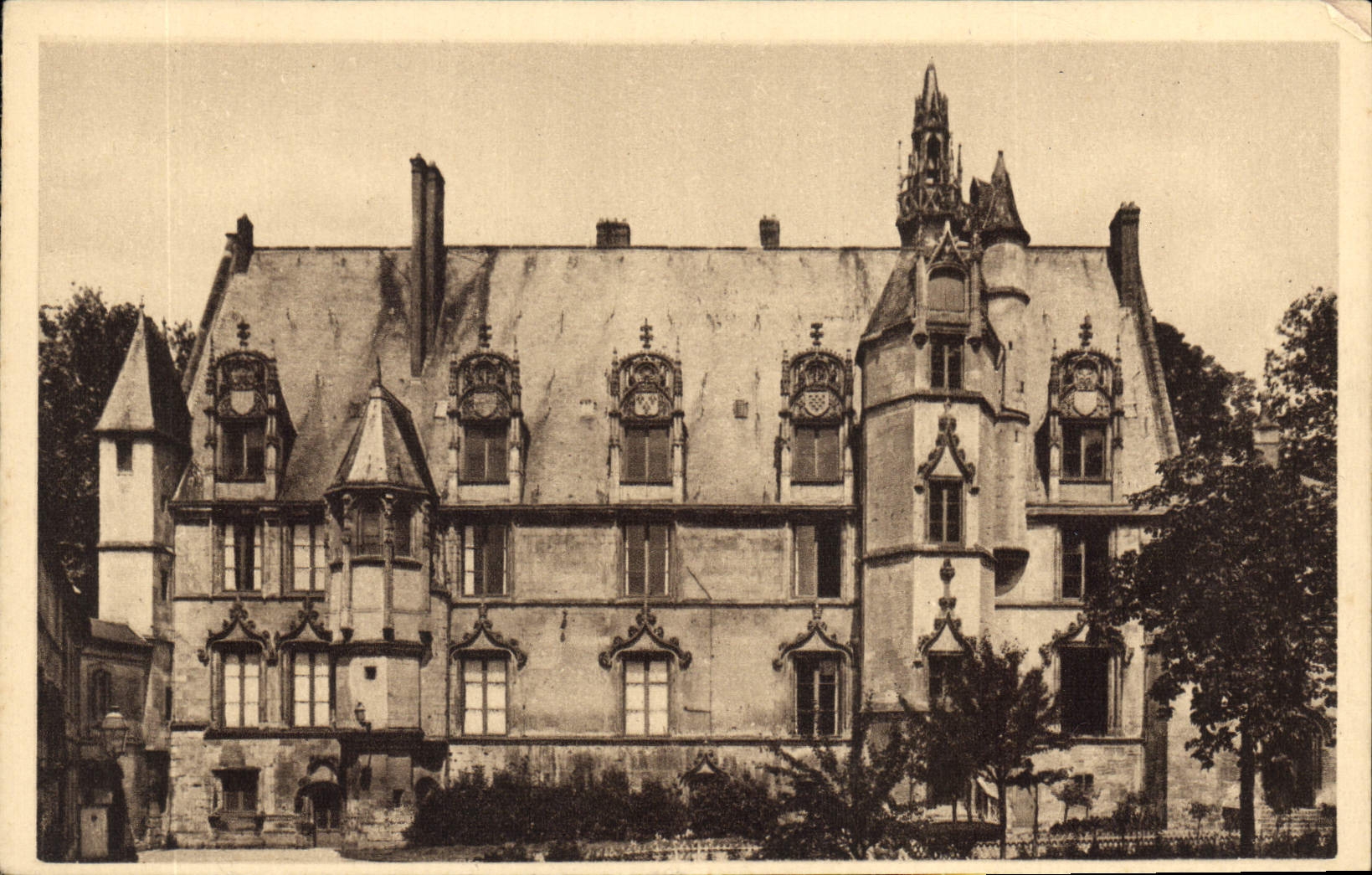 CPA Beauvais le Palais de Justice Ancien Palais Episcopal