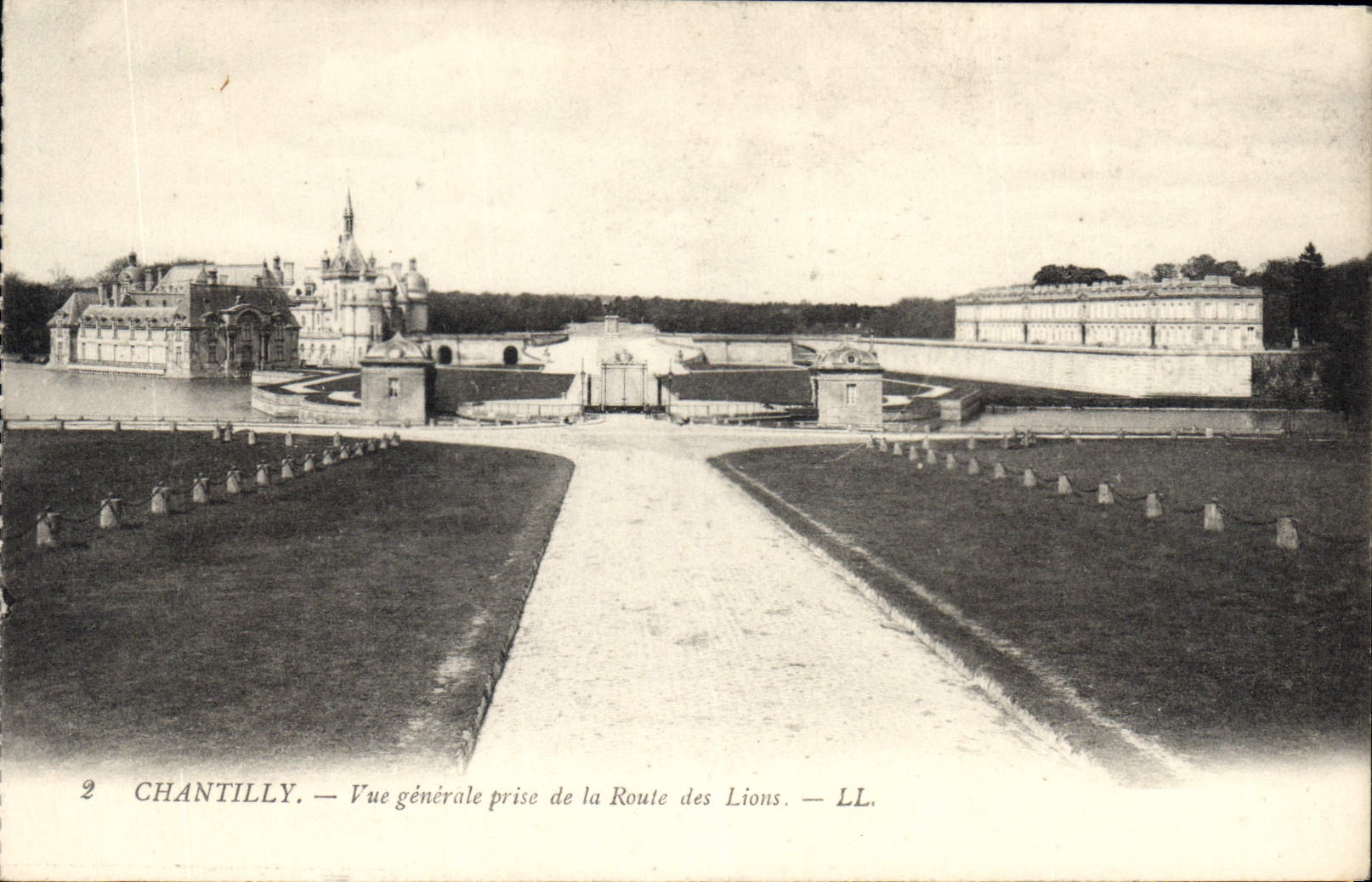CPA Chantilly Vue generale prise de la Route des Lions 