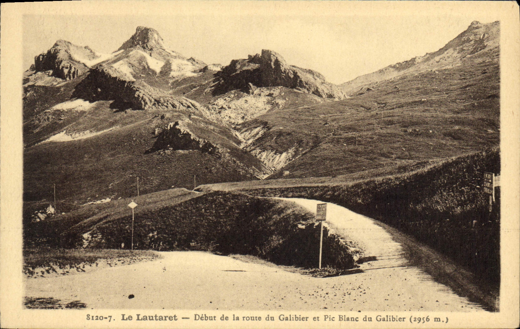 CPA Le Lautaret Debut de la route du Galibier et Pic Blanc du Galibier