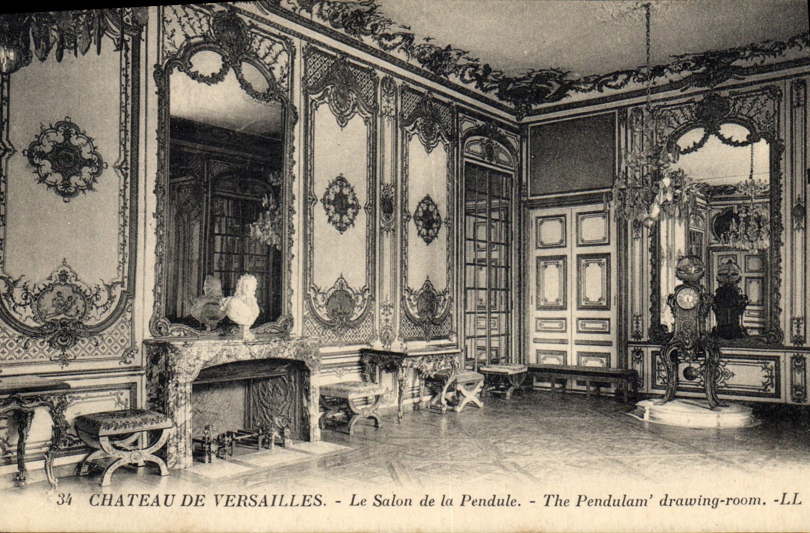 CPA Chateau de Versailles Le Salon de la Pendule 