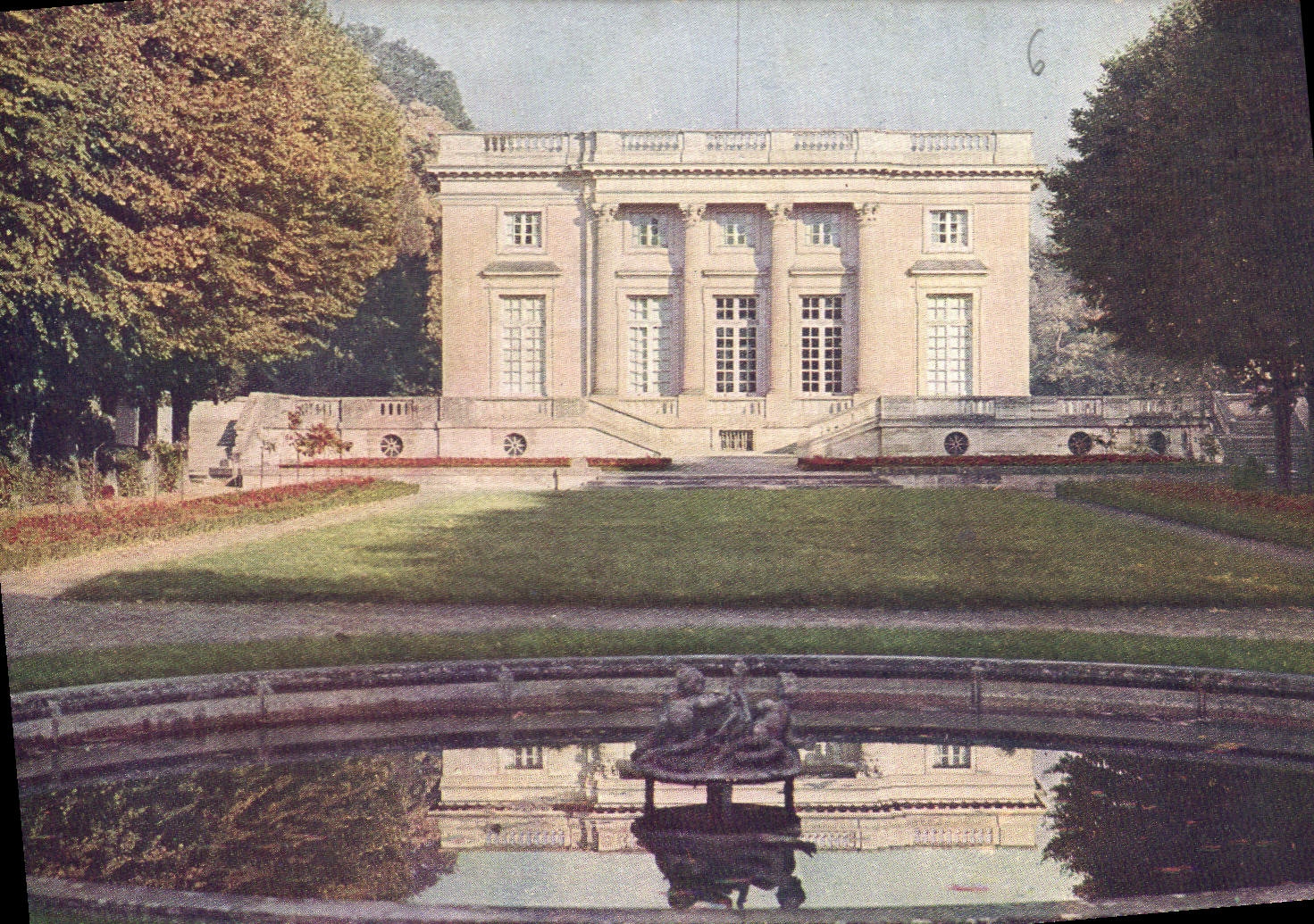 CPA Chateau de Versailles Le Petit Trianon 