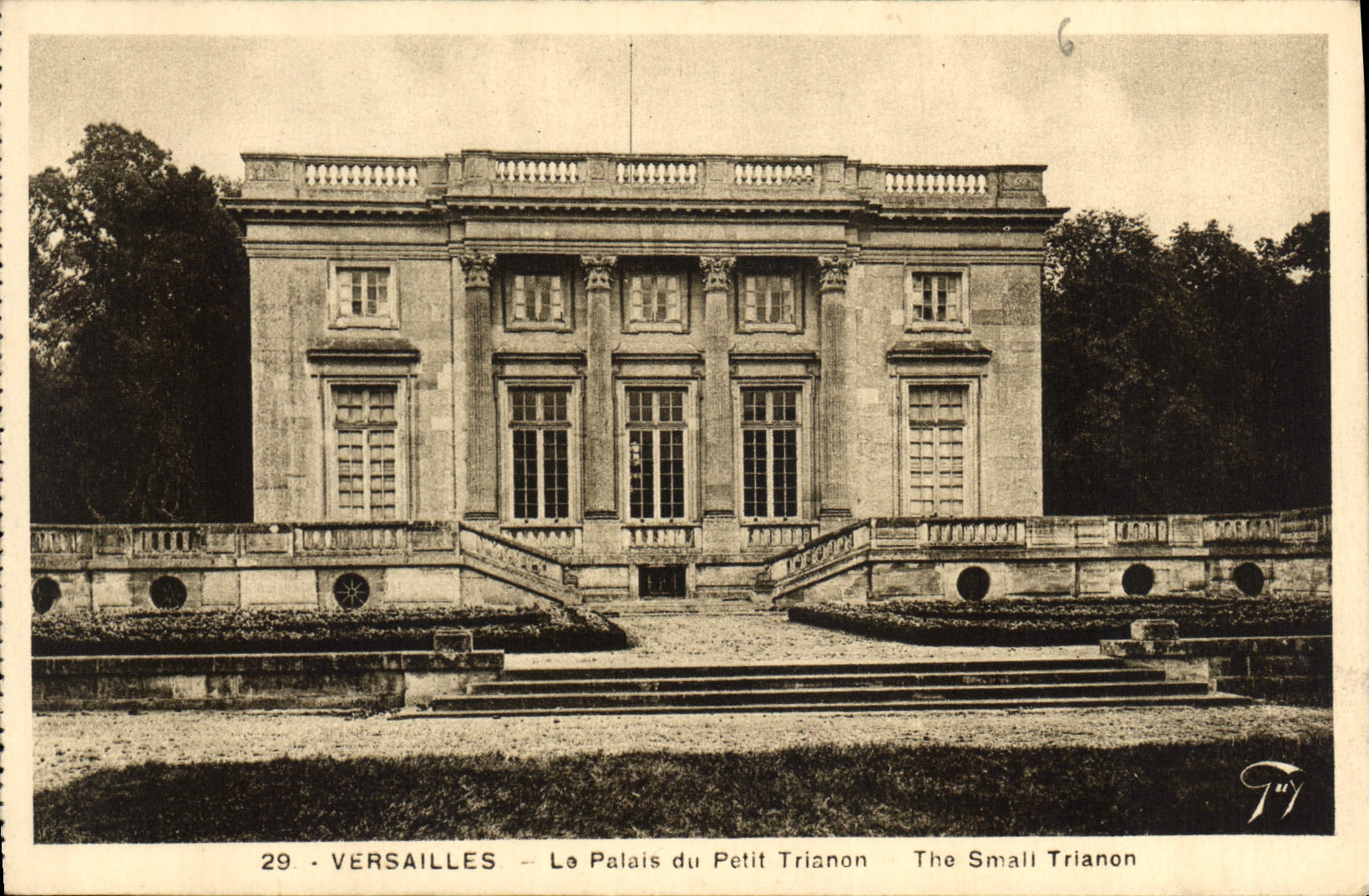 CPA Versailles Le Palais du Petit Trianon 
