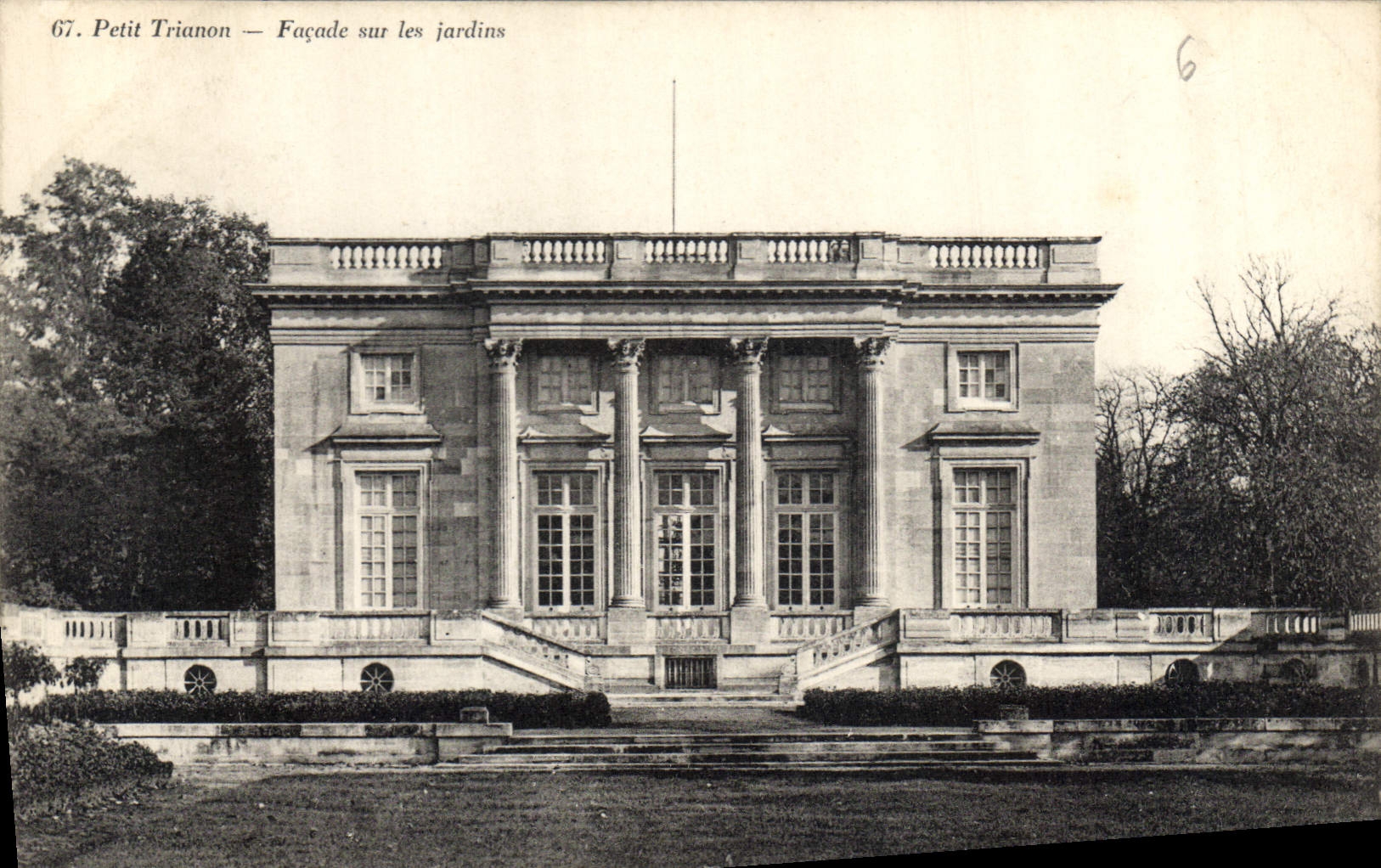 CPA Petite Trianon Facade sur les jardins 