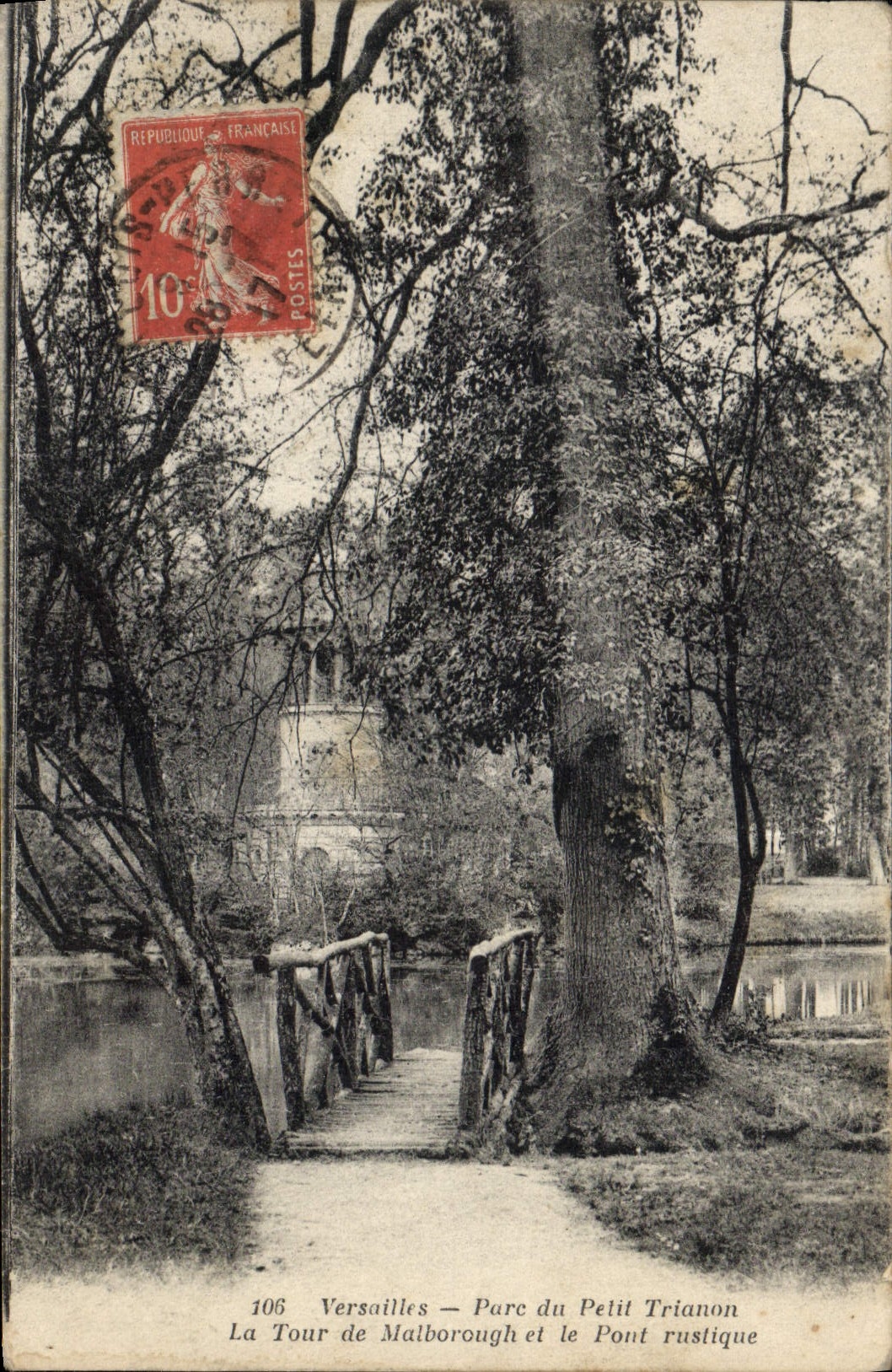 CPA Versailles Parc du Petit Triann la tour de Malborough et le Pont rustique 