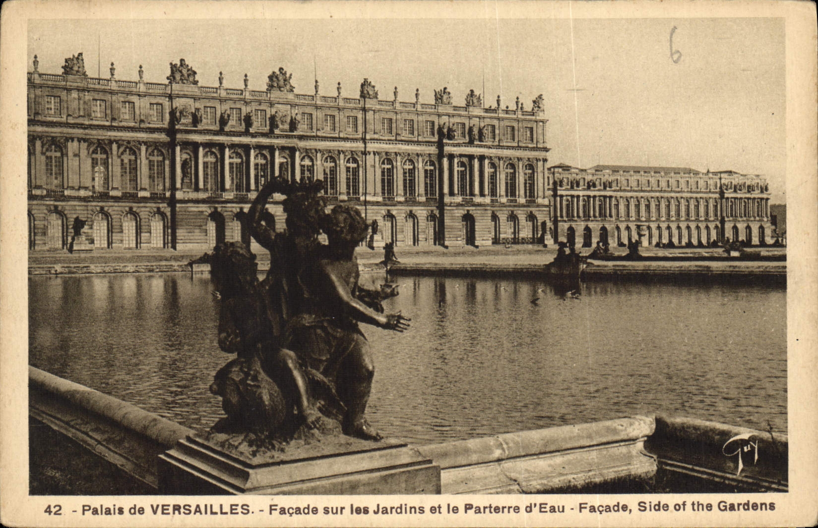 CPA Palais de Versailles Facade sur les Jardins et le Parterre d'Eau 