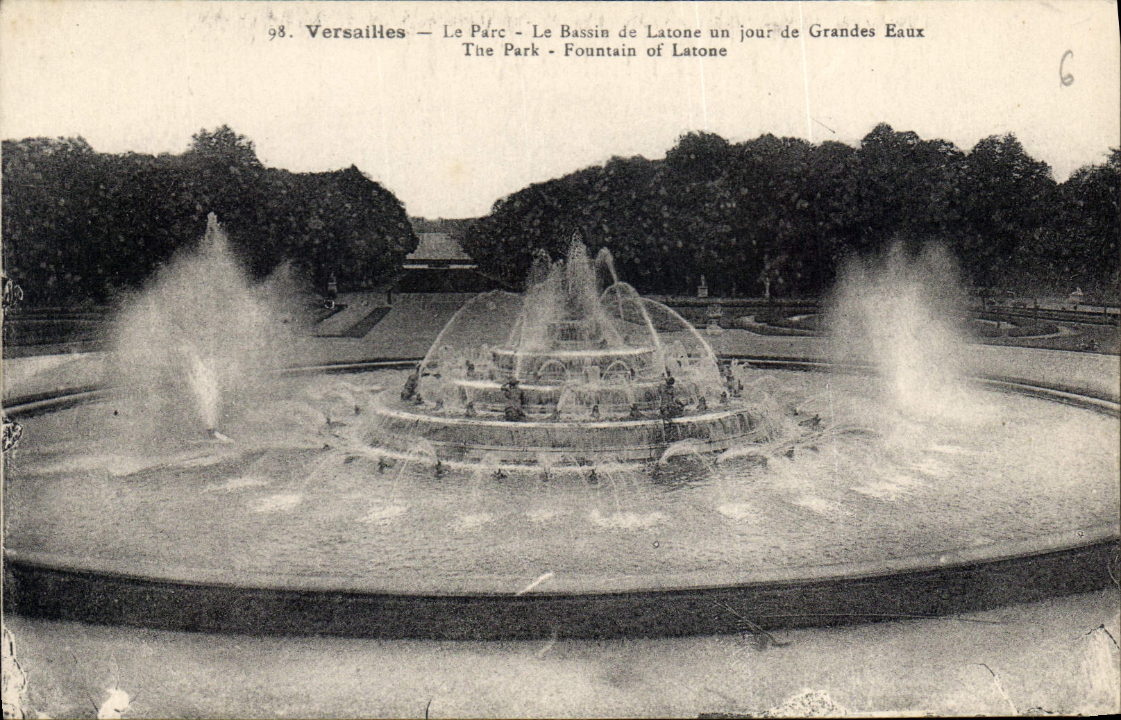 CPA Versailles Le Park le Bassin de Latone en jour de Grandes Eaux 