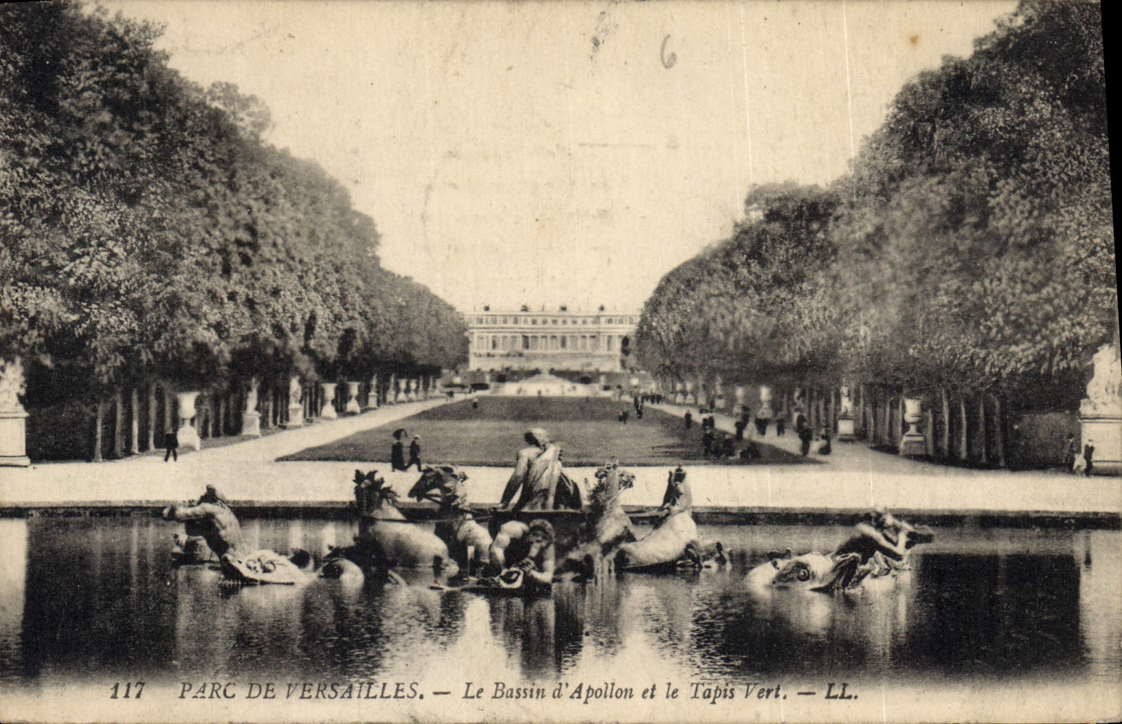 CPA Parc de Versailles le Bassin d'Apollon et le Tapis Vert 