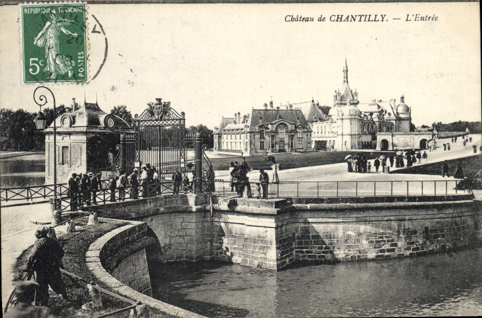 CPA Chateau de Chantilly l'Entree 