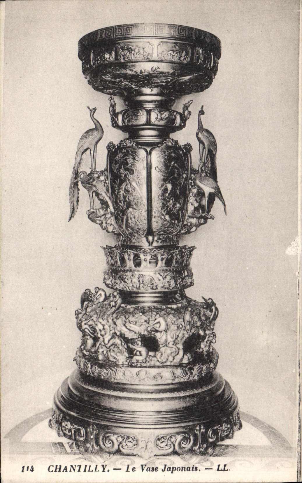 CPA Chantilly la Vase Japonais Japon Japan Nippon