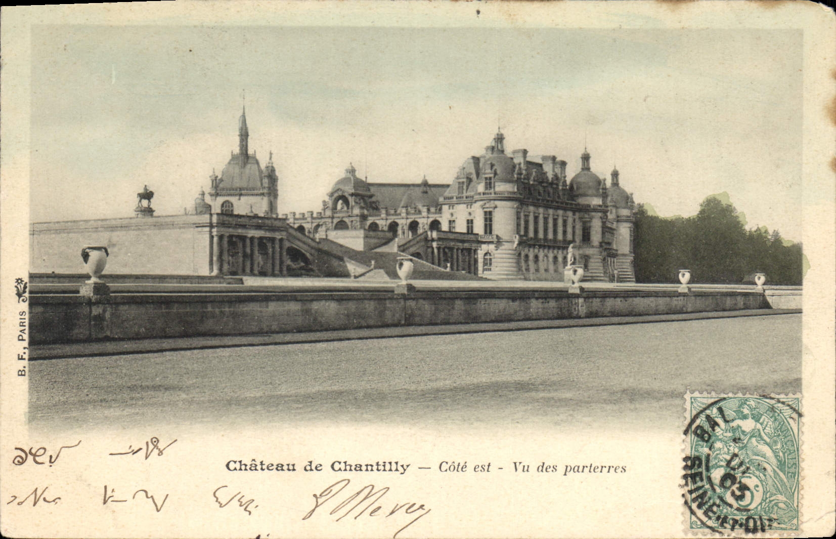 CPA Chateau de Chantilly Cote est Vu des parterres 